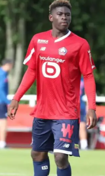 曼联中场<a href='/news/tag/341/p/1.html' style='color: blue;'>引援</a>新动态：巴莱巴与若昂&middot;戈麦斯的潜在选择