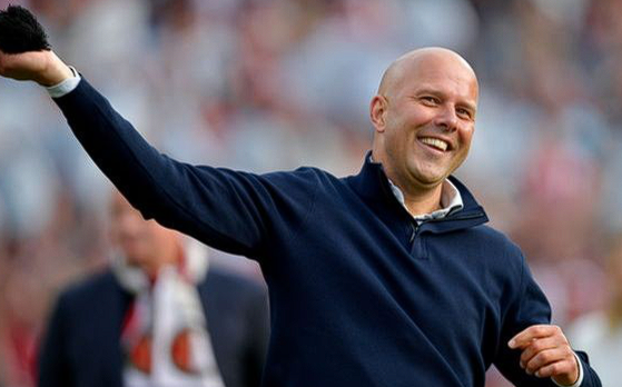 欧冠末轮前夕：利物浦主帅斯洛特谈罗伯逊回归与备战态势