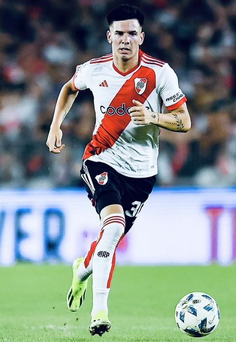 马斯坦托诺：欧冠低迷表现下的首发危机与挑战